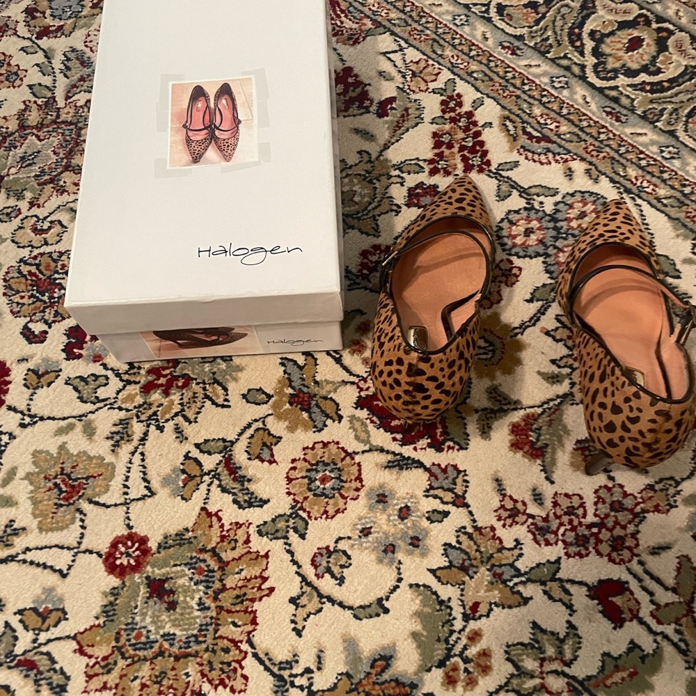 NWT - Halogen Calf Hair Leopard Print Pointy Toe Heels - Picture 3 of 6